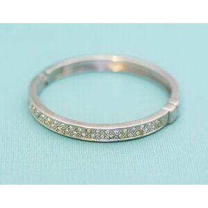Vintage Silver Tone Rhinestone Pattern Hinged Bangle 7 inch - E10